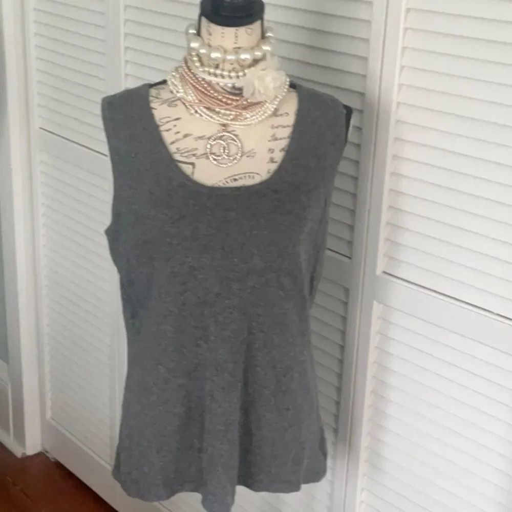 NWT *Cashmere* XL Nieman Marcus  Sleeveless Gray Sweater